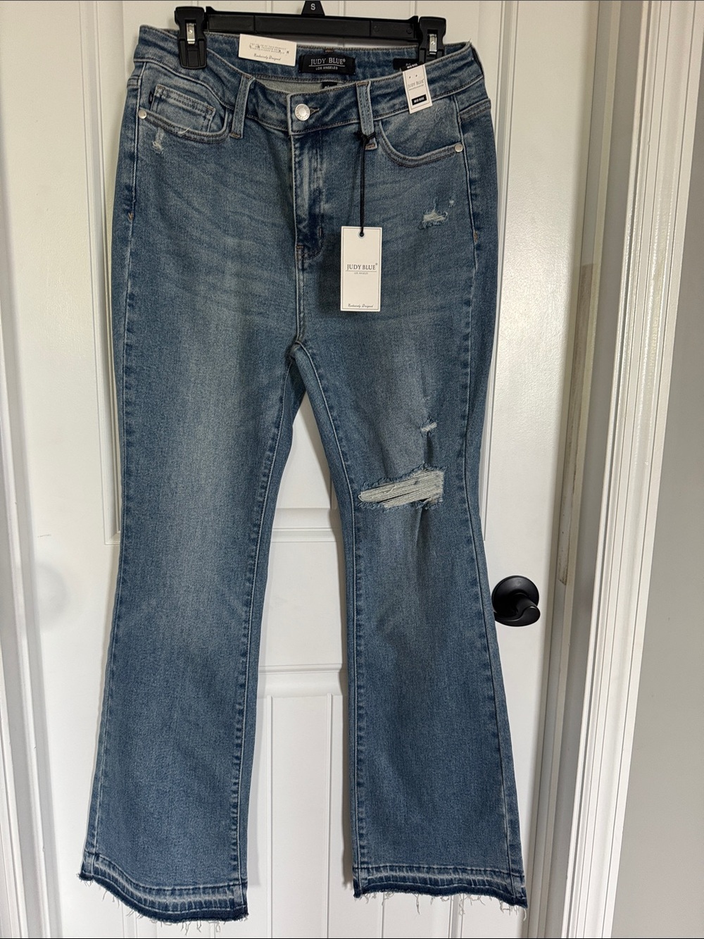 NWT Judy Blue 88632 Mid Rise Medium Blue Distressed bootcut Jeans Size 9